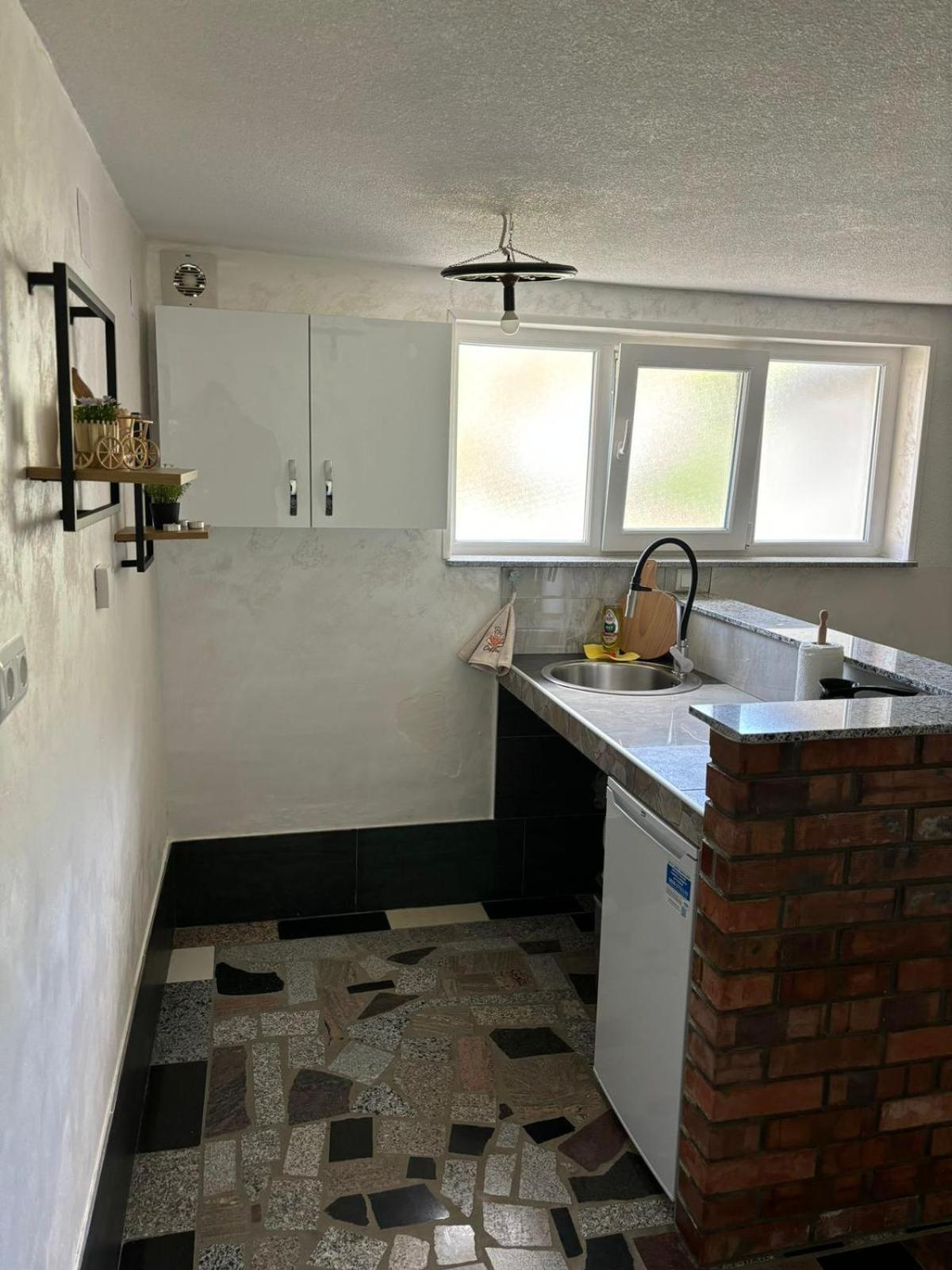 Studio Apartman Azra Kulen Vakuf Exteriér fotografie