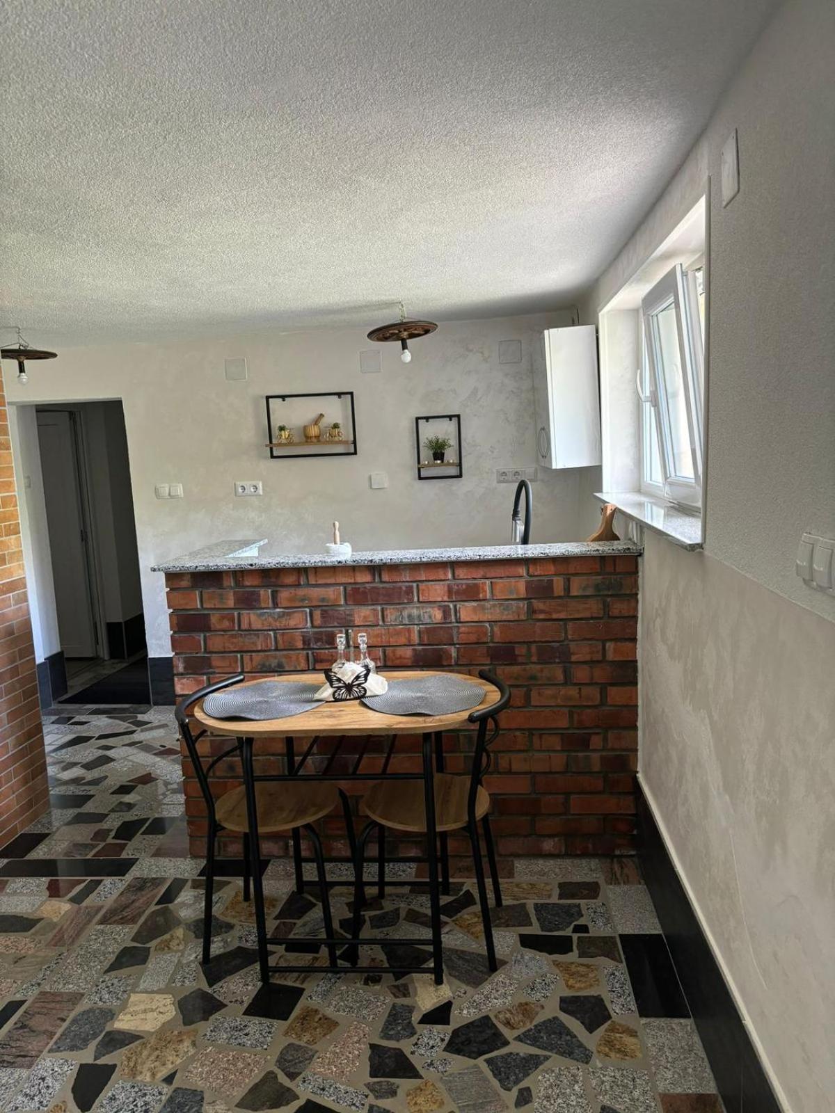 Studio Apartman Azra Kulen Vakuf Exteriér fotografie