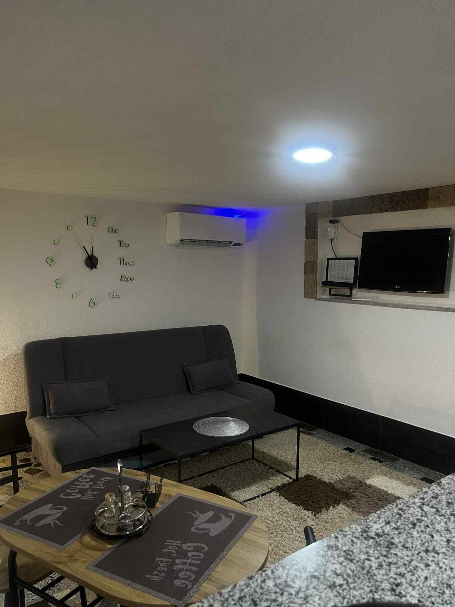 Studio Apartman Azra Kulen Vakuf Exteriér fotografie